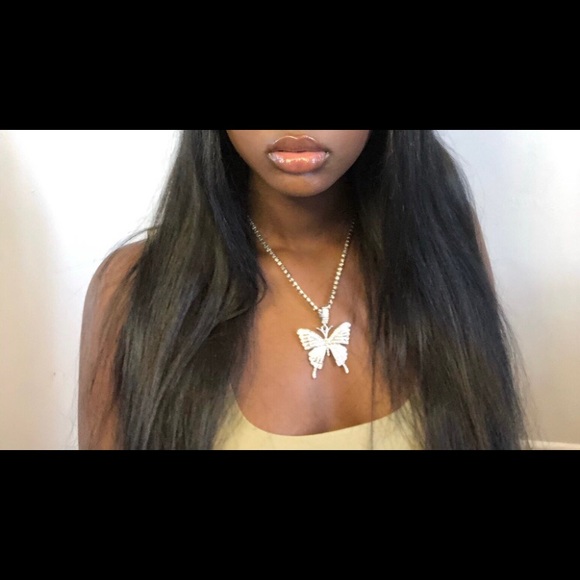 Silver butterfly necklace - Picture 2 of 2